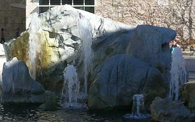 fountainres.jpg