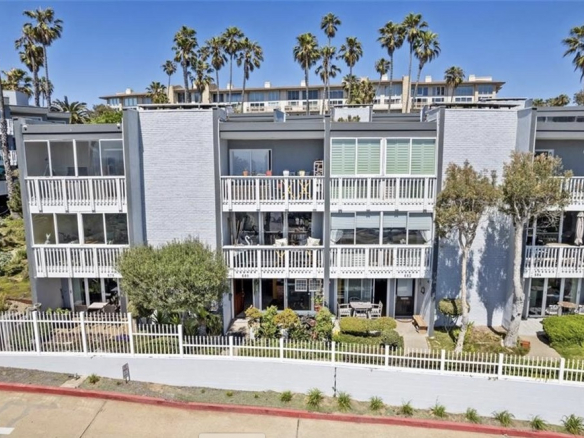 Picture of 680 The Village in Redondo Beach.