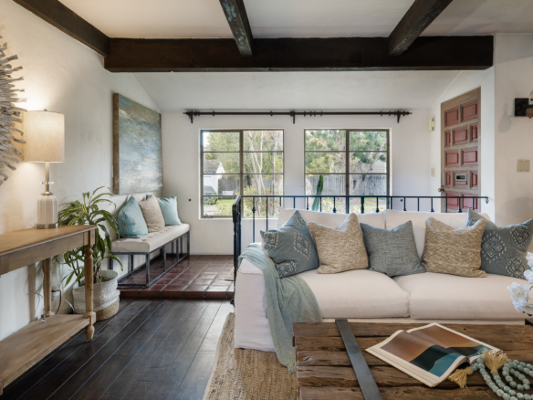 213 Colorin living room windows