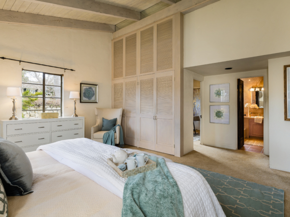 213 Colorin master bedroom