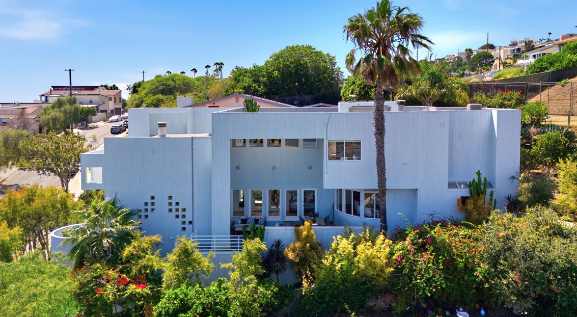 Fabulous New Listing in San Pedro!